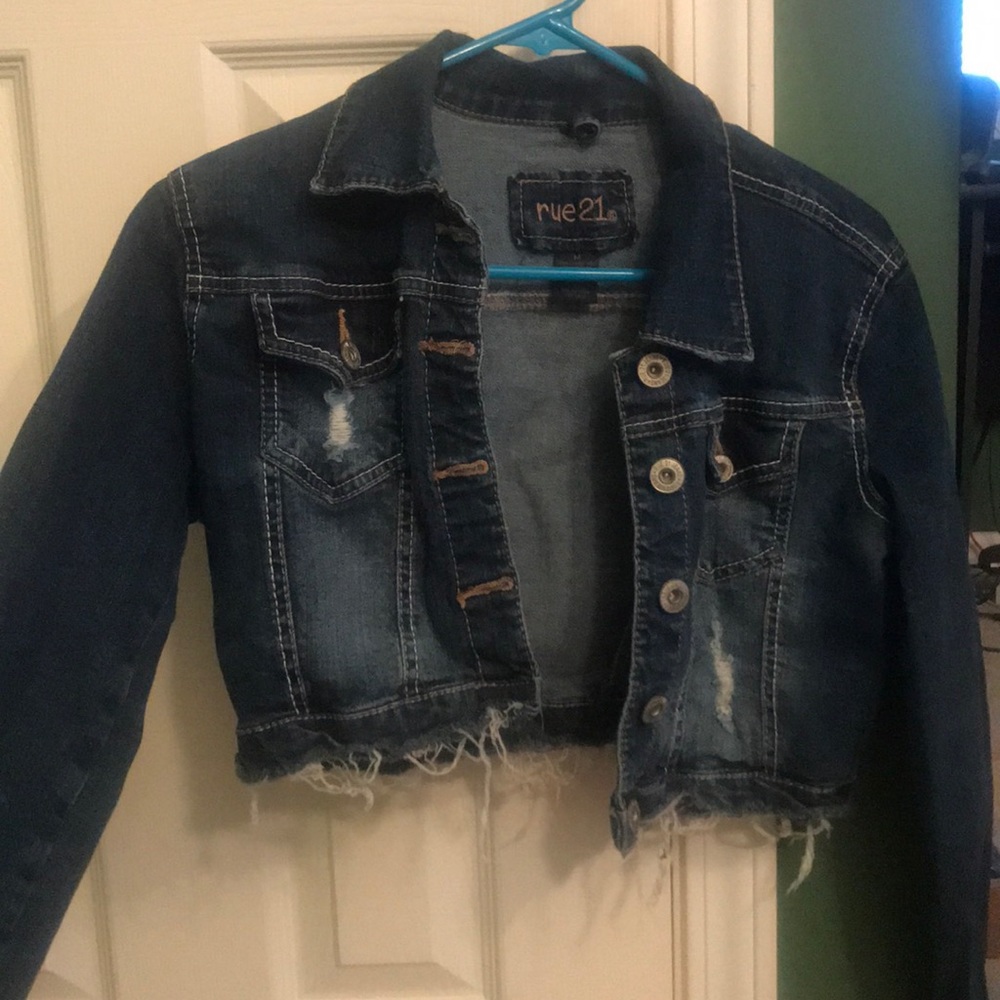 Cropped denim jacket
